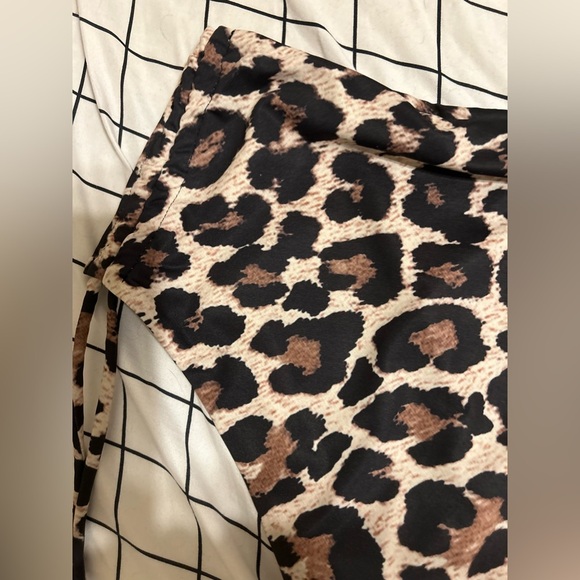 SHEIN High-Waist Lace-Up Bandeau Bikini in Leopard Print, Size S - Picture 4 of 4